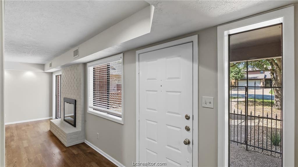 Photo of 2905 Broadmoor Drive, Bryan, TX 77802 (MLS # 26009411)