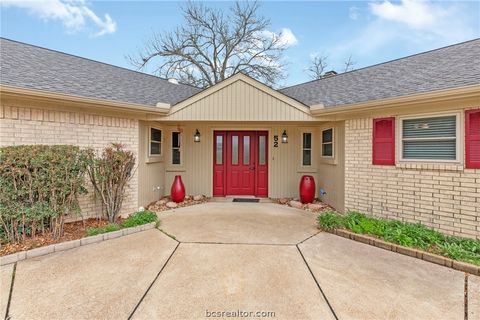 Photo of 52 Golfview Drive, Hilltop Lakes, TX 77871 (MLS # 26003108)