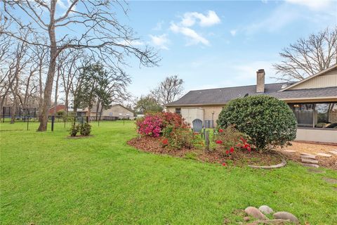 Tiny photo for 52 Golfview Drive, Hilltop Lakes, TX 77871 (MLS # 26003108)