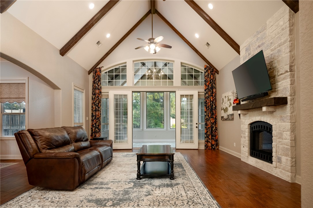 1964 Freestone Drive