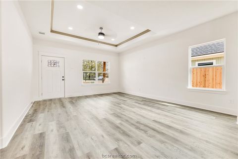 Tiny photo for 209 Lock Lane, Bryan, TX 77803 (MLS # 26001863)