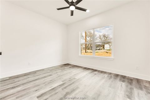 Tiny photo for 209 Lock Lane, Bryan, TX 77803 (MLS # 26001863)