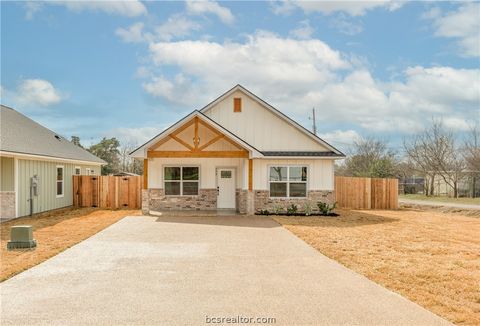 Photo of 209 Lock Lane, Bryan, TX 77803 (MLS # 26001863)