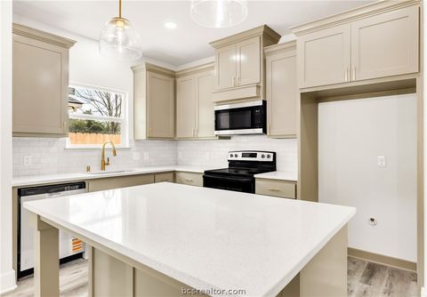 Tiny photo for 209 Lock Lane, Bryan, TX 77803 (MLS # 26001863)