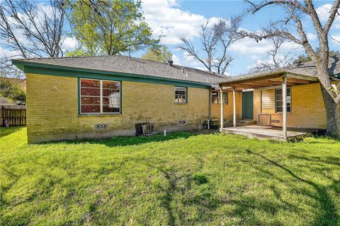 Tiny photo for 600 E Wm J Bryan Parkway, Bryan, TX 77803 (MLS # 26003579)