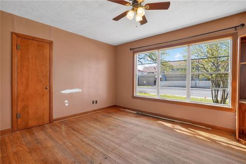 Tiny photo for 600 E Wm J Bryan Parkway, Bryan, TX 77803 (MLS # 26003579)