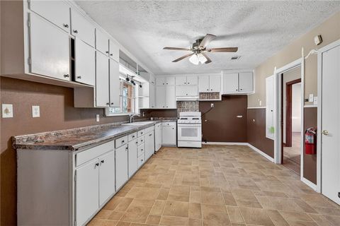 Tiny photo for 600 E Wm J Bryan Parkway, Bryan, TX 77803 (MLS # 26003579)