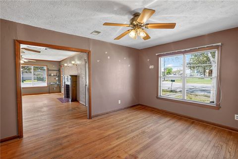 Tiny photo for 600 E Wm J Bryan Parkway, Bryan, TX 77803 (MLS # 26003579)