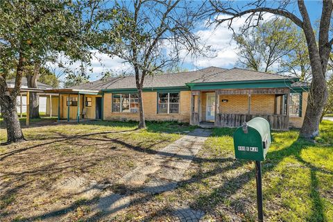 Tiny photo for 600 E Wm J Bryan Parkway, Bryan, TX 77803 (MLS # 26003579)