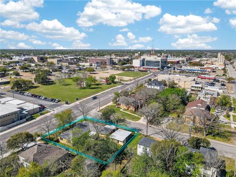 Tiny photo for 600 E Wm J Bryan Parkway, Bryan, TX 77803 (MLS # 26003579)