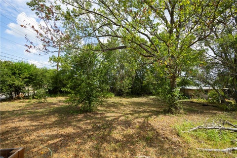 Tiny photo for 606 N Moore Street, Caldwell, TX 77836 (MLS # 26011012)