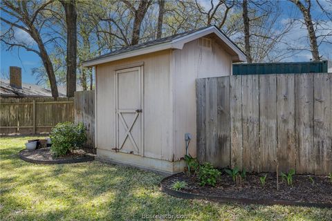 Tiny photo for 800 Copperas Drive, Caldwell, TX 77836 (MLS # 26002646)