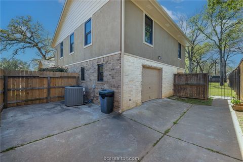 Tiny photo for 800 Copperas Drive, Caldwell, TX 77836 (MLS # 26002646)