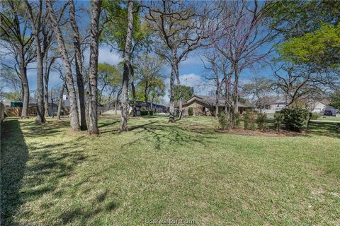 Tiny photo for 800 Copperas Drive, Caldwell, TX 77836 (MLS # 26002646)