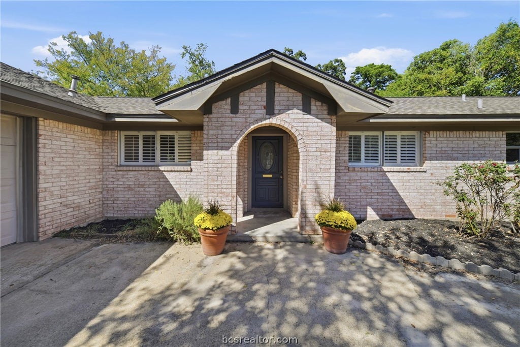 Photo of 1009 Guadalupe Drive, College Station, TX 77840 (MLS # 26012596)