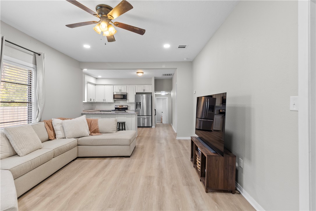 207 N Commerce Street