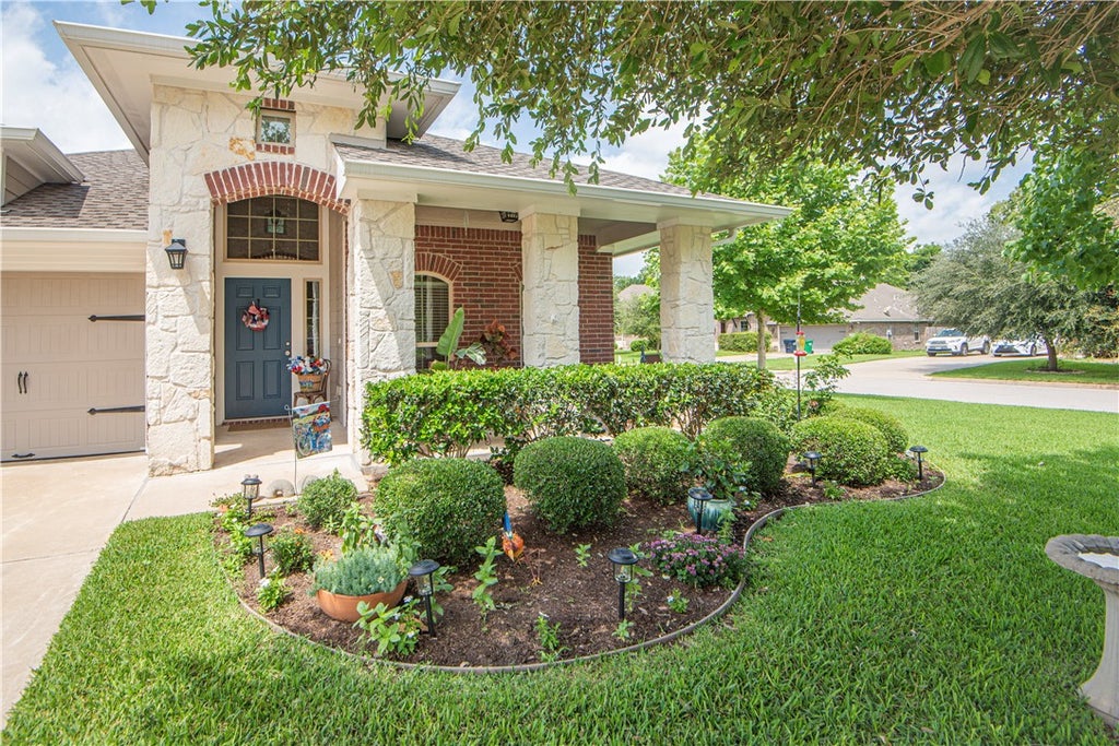 Photo of 2200 Infield Court, Brenham, TX 77833 (MLS # 26006696)
