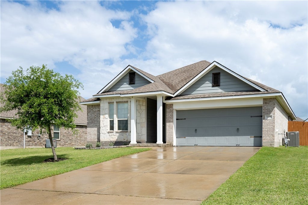 Photo of 7408 Masters Drive, Navasota, TX 77868 (MLS # 26005859)