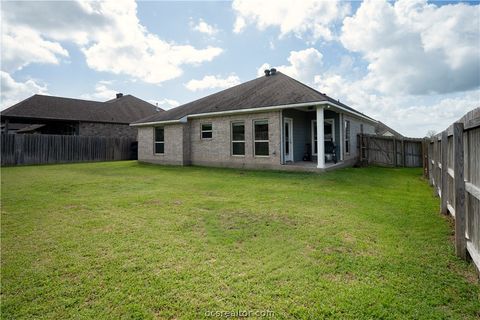 Tiny photo for 7408 Masters Drive, Navasota, TX 77868 (MLS # 26005859)