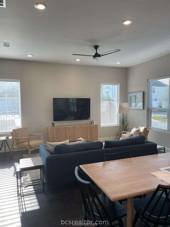 College Station, Texas 77840, United States, 4 Bedrooms Bedrooms, ,5 BathroomsBathrooms,Residential,Active,61065