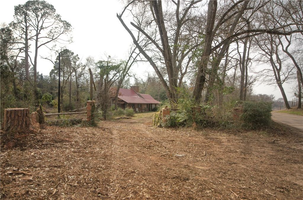 Photo of 2455 County Road 386, Marquez, TX 77865 (MLS # 26001386)