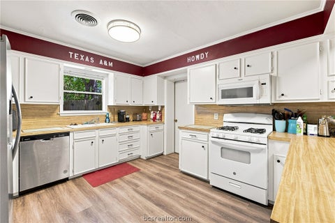 Tiny photo for 1404 Skrivanek Court, College Station, TX 77840 (MLS # 26010815)