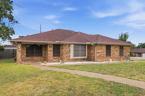 Photo of 3727 Ravenwood Drive, Bryan, TX 77802 (MLS # 26009432)