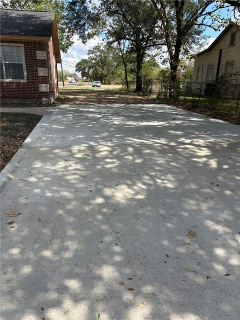 Tiny photo for 1518 Rochester Street, Bryan, TX 77803 (MLS # 25010602)