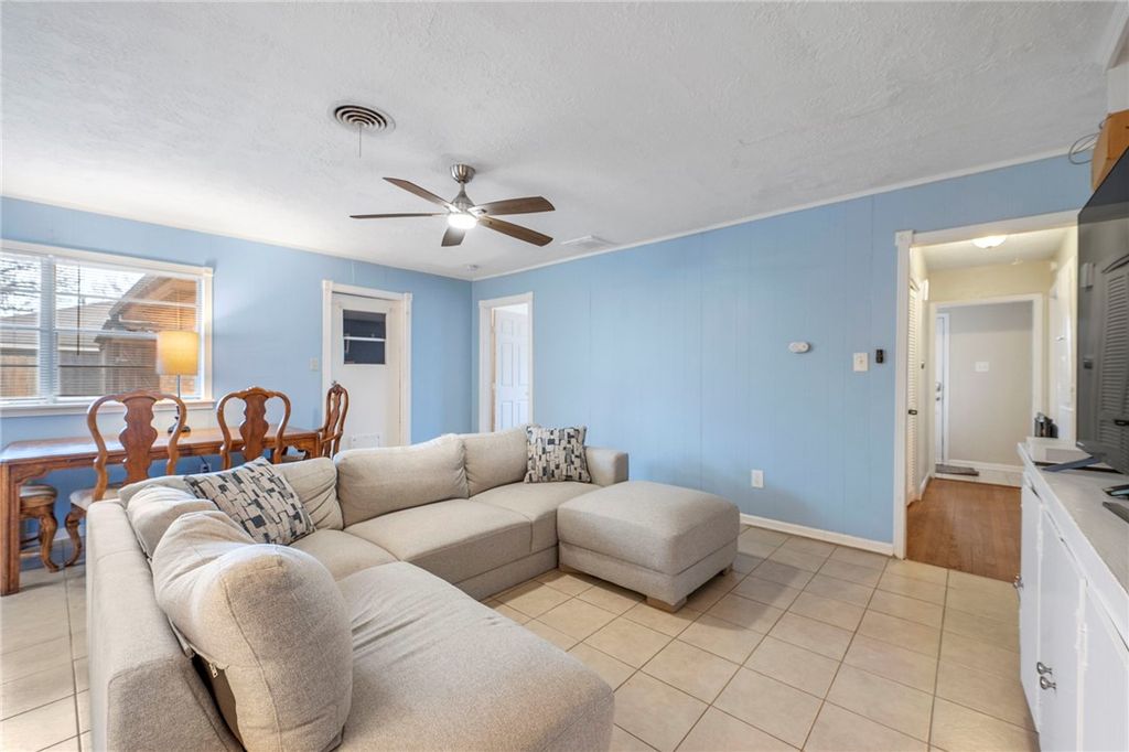 Photo of 1220 Berkeley St, College Station, TX 77840 (MLS # 25013318)