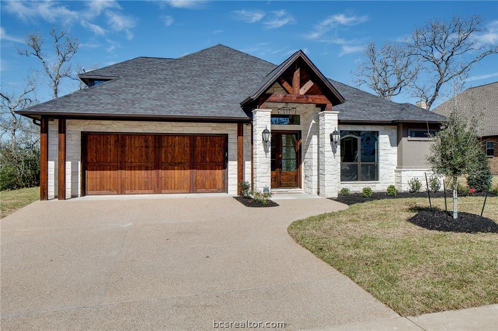 Photo of 3211 Pinyon Creek Drive, Bryan, TX 77807 (MLS # 26003464)