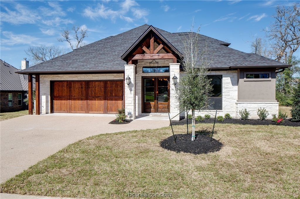 Photo of 3211 Pinyon Creek Drive, Bryan, TX 77807 (MLS # 26003464)