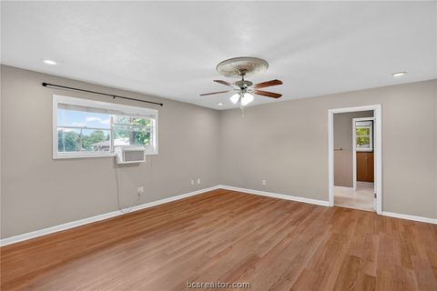 Tiny photo for 3501 Cavitt Avenue, Bryan, TX 77801 (MLS # 26005793)