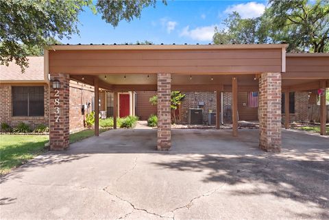 Photo of 2837 Oakside Drive, Bryan, TX 77802 (MLS # 26005506)