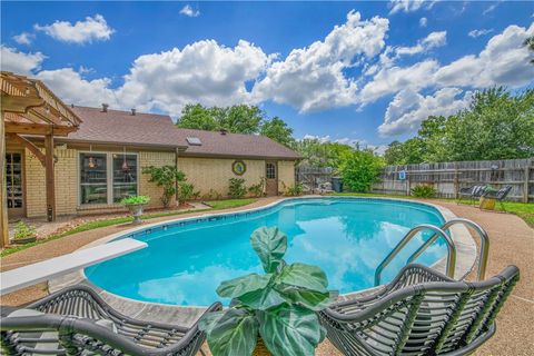 Tiny photo for 2401 Briar Oaks Drive, Bryan, TX 77802 (MLS # 26006741)