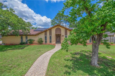 Tiny photo for 2401 Briar Oaks Drive, Bryan, TX 77802 (MLS # 26006741)