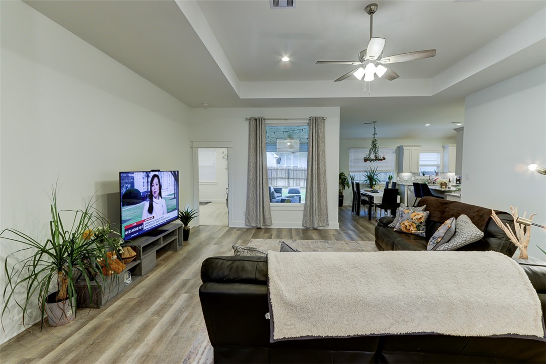 College Station, Texas 77845, United States, 3 Bedrooms Bedrooms, ,2 BathroomsBathrooms,Residential,Active,5816