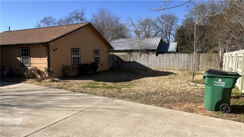 Tiny photo for 404 Wilson Street N, Madisonville, TX 77864 (MLS # 26001617)