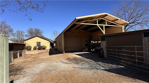 Tiny photo for 404 Wilson Street N, Madisonville, TX 77864 (MLS # 26001617)