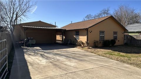 Tiny photo for 404 Wilson Street N, Madisonville, TX 77864 (MLS # 26001617)