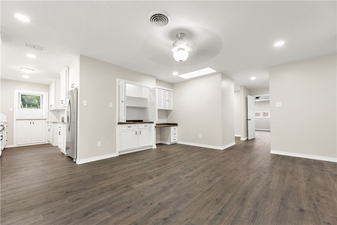 College Station, Texas 77840, United States, 4 Bedrooms Bedrooms, ,2 BathroomsBathrooms,Residential,Active,204471