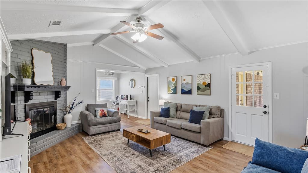 Photo of 2401 Hillside Drive, Bryan, TX 77802 (MLS # 26009855)