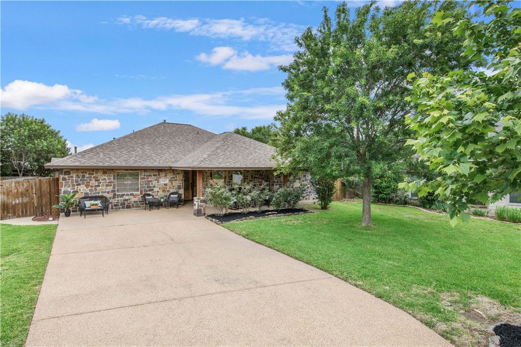 Photo of 1440 Fincastle Loop, College Station, TX 77845 (MLS # 26005466)