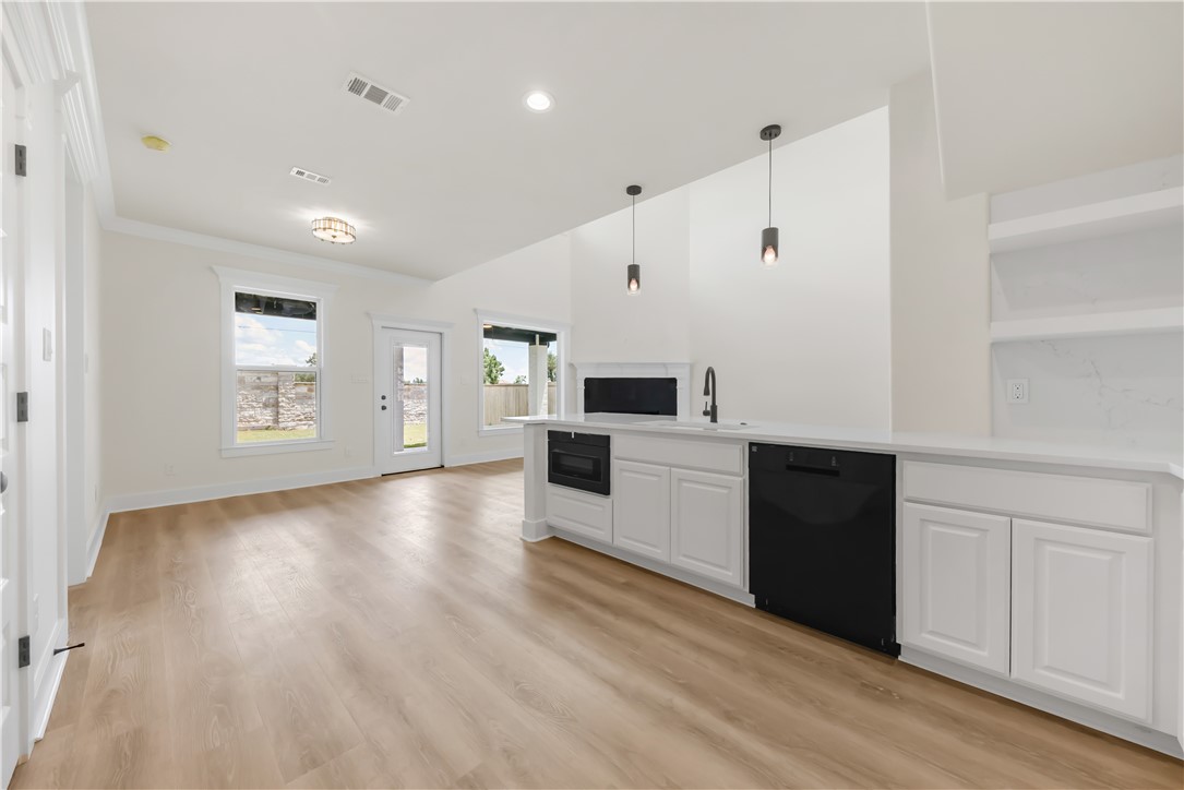 Bryan, Texas 77808, United States, 4 Bedrooms Bedrooms, ,4 BathroomsBathrooms,Residential,Active,142664