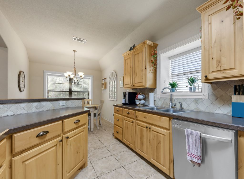 College Station, Texas 77845, United States, 3 Bedrooms Bedrooms, ,3 BathroomsBathrooms,Residential,Active,96935