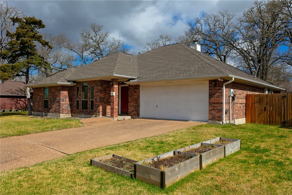 Photo of 2905 Mirrormere Circle, Bryan, TX 77807 (MLS # 26002871)