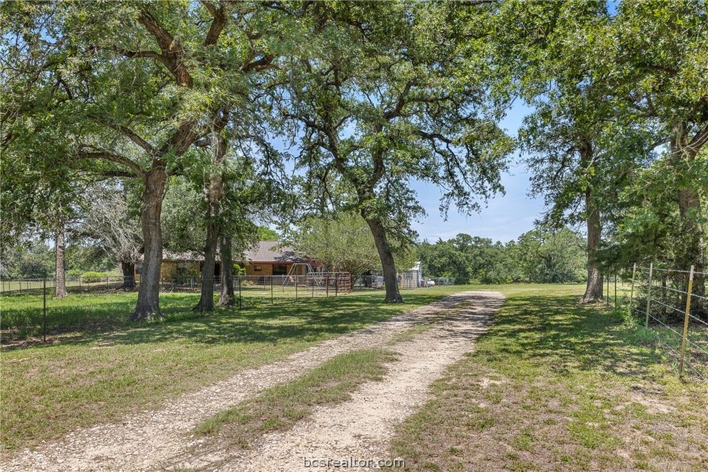 Photo of 3248 County Road 324, Caldwell, TX 77836 (MLS # 26006107)