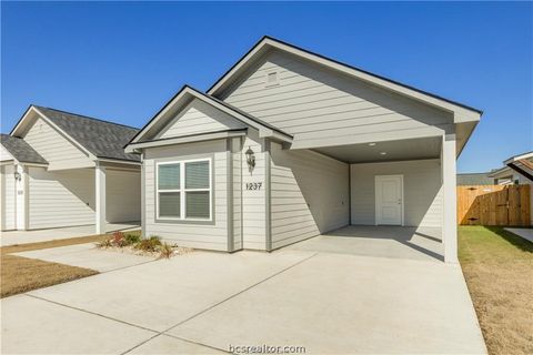 Photo of 1249 Storm Row Ln, Bryan, TX 77808 (MLS # 26004010)