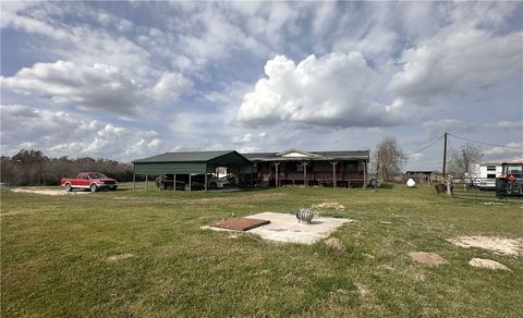 1440 Mustang Loop Madisonville TX 77864