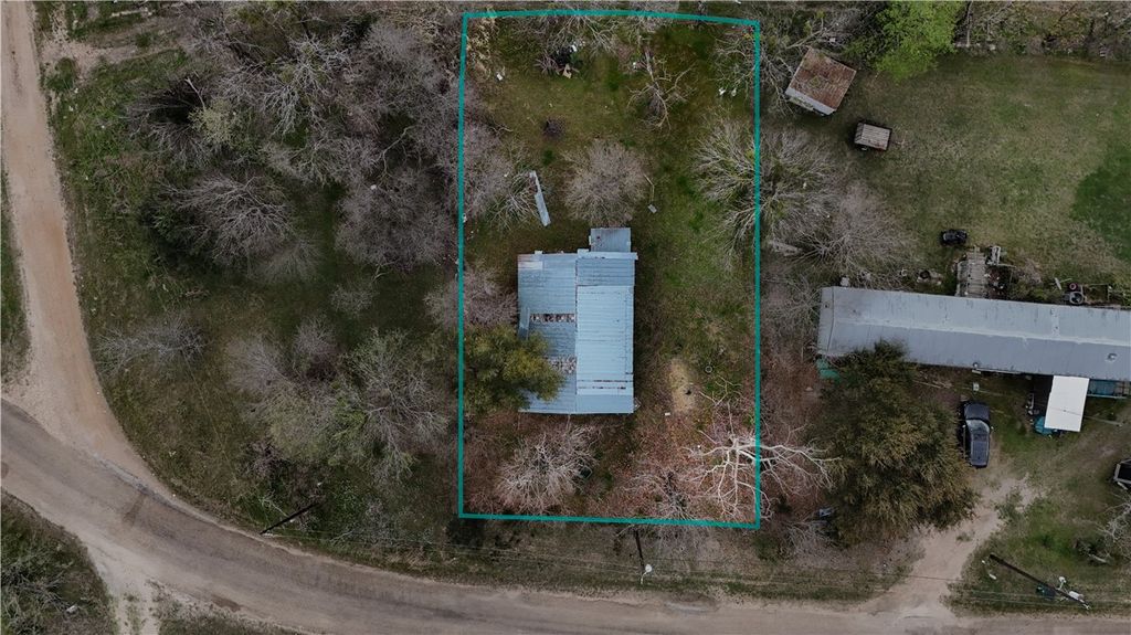 Photo of 803 S Burleson Avenue, Cameron, TX 76520 (MLS # 26002318)