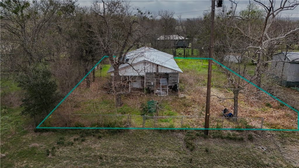 Photo of 803 S Burleson Avenue, Cameron, TX 76520 (MLS # 26002318)